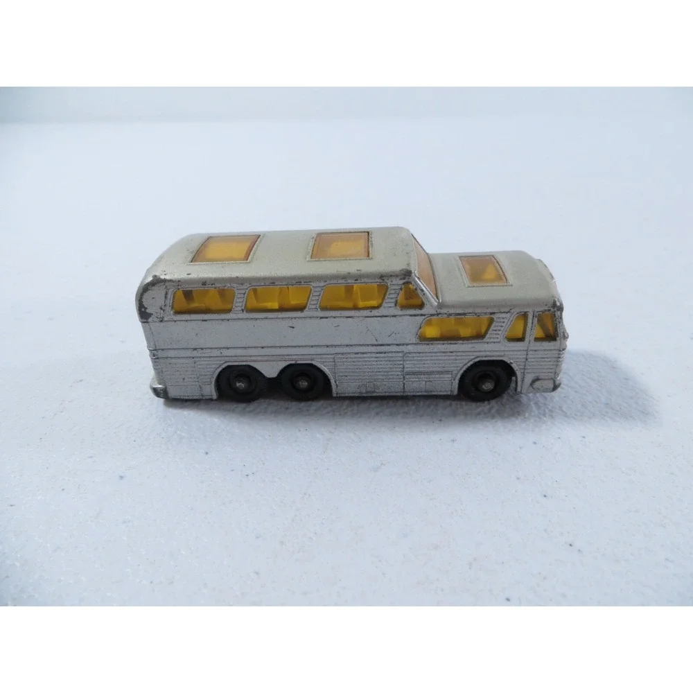 Vintage Matchbox Series No. 66 Greyhound Coach‎ Silver Lesney England